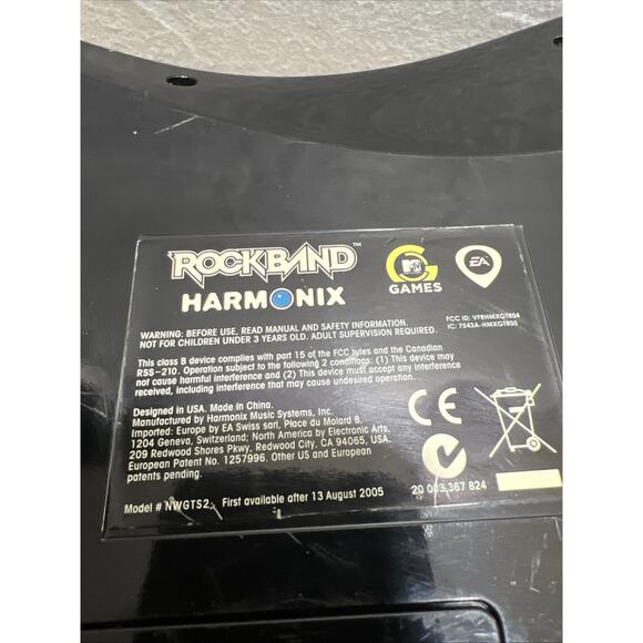 Nintendo Wii RockBand Guitar Fender Stratocaster w Strap NWGTS2 No Dongle Tested - Picture 4 of 6